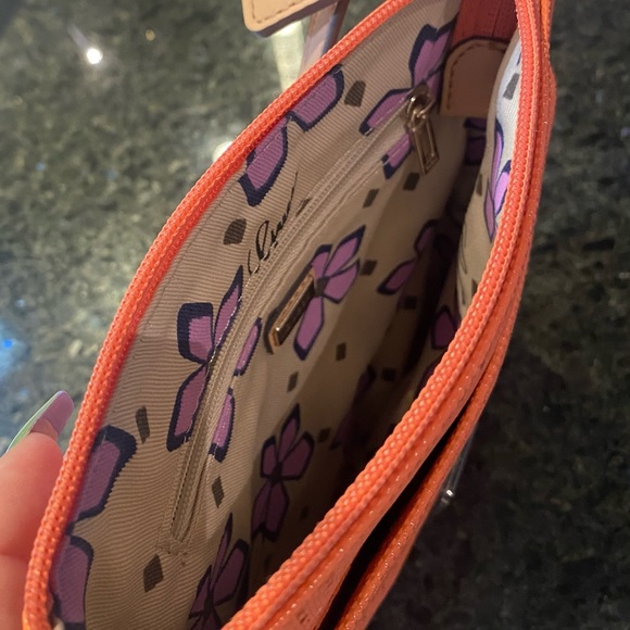 Guess Hula Girl Mirrored Crossbody Purse - Picture 9 of 9